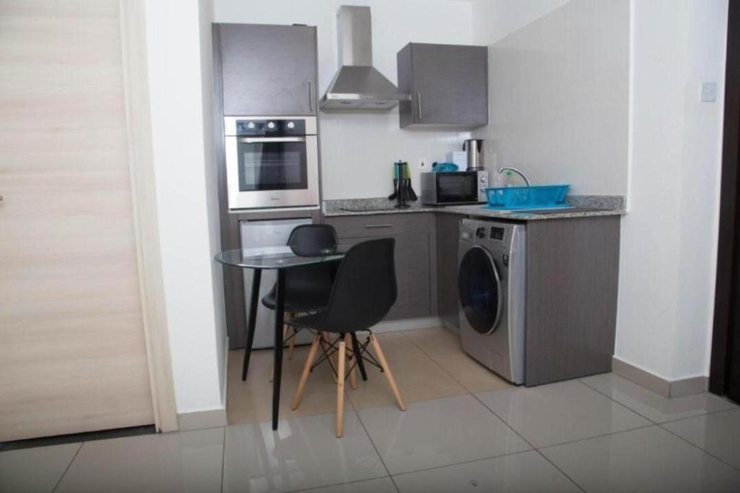 The Gallery Luxury Suites Cpg East Legon Exteriör bild